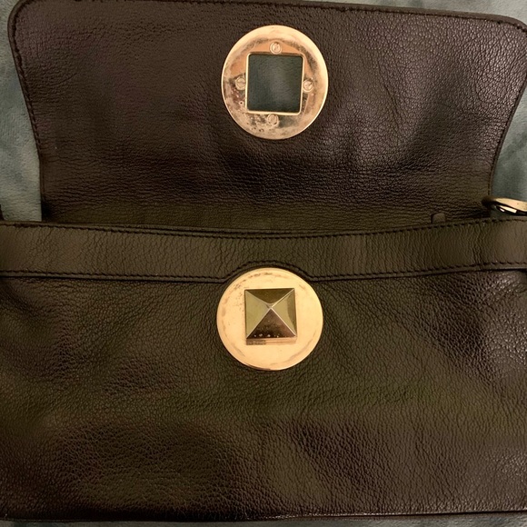 Kate Spade black leather handbag w gold turn-clasp - Picture 2 of 6